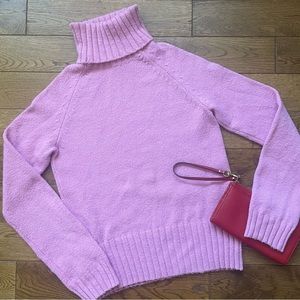💥GAP pink turtleneck sweater
